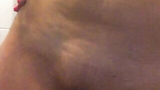 Il mio amante mi chiede un video per segarsi e gli mando questo... cosa ne pensate?