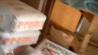 Anteprima del video: Andiamo a controllare i lavori, ma il muratore ci prova