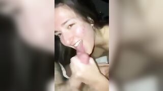 Diciottenne troia fa un pompino da dio al fidanzato