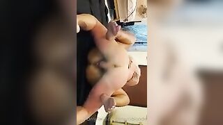 Fidanzati fanno un trio con la trans