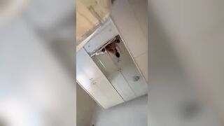 Trans si fa inculare dal fidanzato