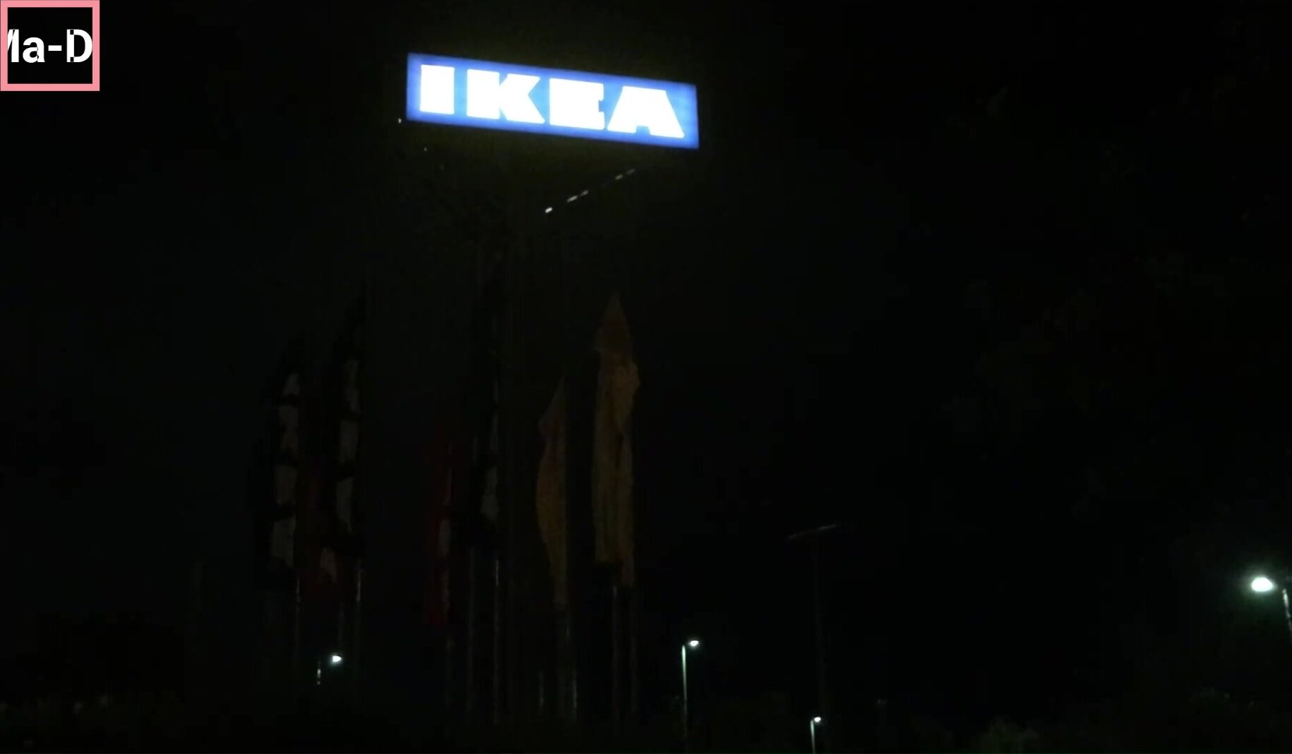 Una cliente affezionata al parcheggio Ikea di notte!