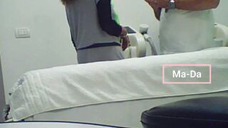 Un vicino "coniglio" crede che stia cornificando mio marito