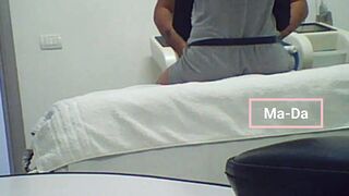 Un vicino "coniglio" crede che stia cornificando mio marito