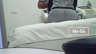 Un vicino "coniglio" crede che stia cornificando mio marito