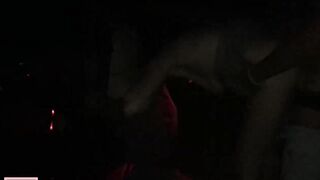 Di notte nei parcheggi c'è l 'assalto dei guardoni