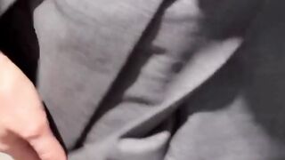 Coppietta giovane fa sveltina in bagno col pompino
