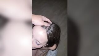Studentessa 19enne si fa sbattere da due compagni