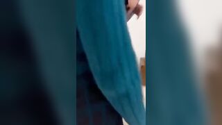 Studentesse 18enni pagano l’affitto al padrone di casa