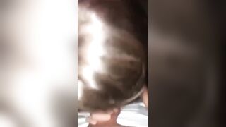 18enne occhialuta si fa chiavare dai compagni e grida SONO LA VOSTRA TROIA