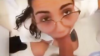 Secchiona brunetta fa pompino al compagno