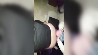 Teen italiana si fa sbattere da due amici