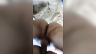 Troietta si fa sborrare nel culo al mare