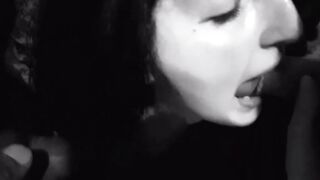 Alba succhia due cazzi avidamente dopo una serata con le amiche pt 2