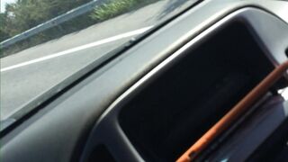 Si viaggia in libertà con le tette in vista