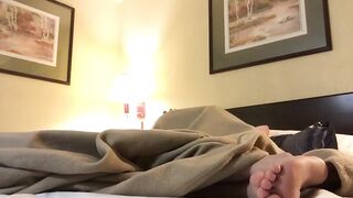 Teen troia fa anale POV con footjob e gola profonda