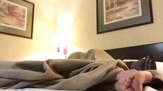 Teen troia fa anale POV con footjob e gola profonda