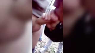 Moglie cuckold spompina sconosciuti al Parco Lambro