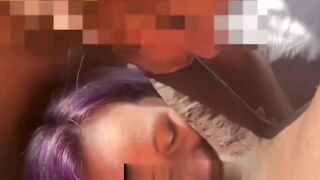 Amica zoccola in trio bisex succhia indiano
