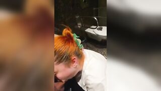 Rossa romena pompa i cazzi in palestra