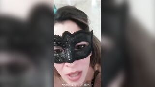 Mamma troia bionda tettona si fa usare come una zoccola