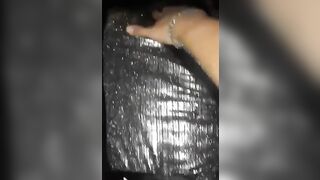 Zoccola rimorchiata in disco si fa inculare a pecorina