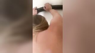 Troia italiana si fa sbattere a pecorina tirandole i capelli