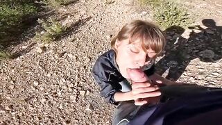 Troia chiede la strada e paga con un pompino nel bosco