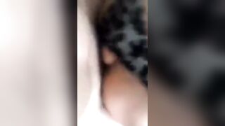 Milf barista fa pompino goloso fino alla sborrata in gola