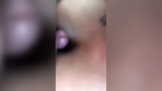 Milf barista fa pompino goloso fino alla sborrata in gola