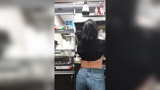 Barista sarda Sara P. faghet cafè cun sas minne de fora
