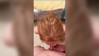 Rossa fidanzata fa pompino e prende sborra in bocca