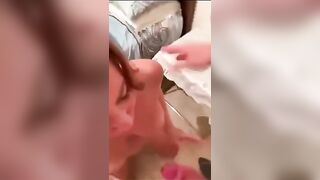 Rossa fidanzata fa pompino e prende sborra in bocca