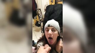 Sborra in faccia alla zoccola ☹️