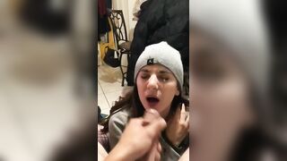 Sborra in faccia alla zoccola ☹️