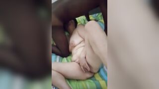 Moglie alla prima prova col NERO gli suga il cazzone