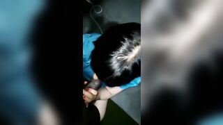 La milf mora ingoia e prende in fica il cazzone nero fino in fondo