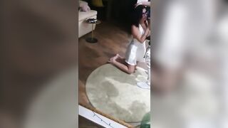 Teen italiana con occhiali ti succhia il cazzo in pov da fidanzata