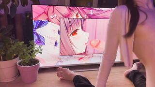 Sorellastra magra gioca a hentai e poi mi cavalca il CAZZO