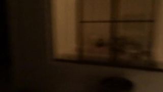 Figlio ricatta la madre e si fa fare un pompino da lei