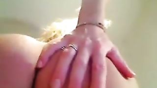 Porno webcam show con bionda tettona