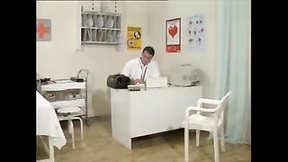 Sesso col dottore italiano