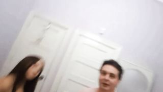 Andrea Diprè scopa con la cubana Yuri