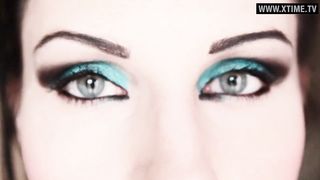 La Diva del Tubo vi ipnotizzerà per farsi pagare !