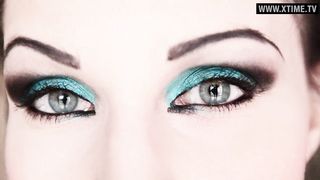 La Diva del Tubo vi ipnotizzerà per farsi pagare !