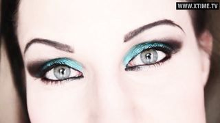 La Diva del Tubo vi ipnotizzerà per farsi pagare !