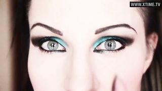 La Diva del Tubo vi ipnotizzerà per farsi pagare !