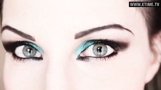 La Diva del Tubo vi ipnotizzerà per farsi pagare !