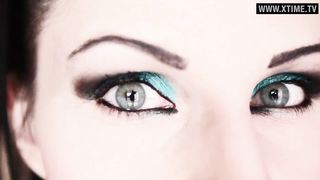 La Diva del Tubo vi ipnotizzerà per farsi pagare !