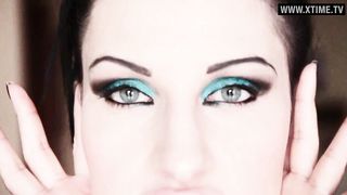 La Diva del Tubo vi ipnotizzerà per farsi pagare !